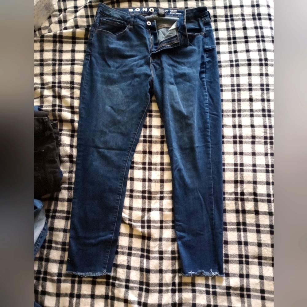 S.O.N.G Curvy Highrise Jeans